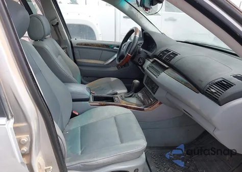 2002 BMW X5 4.4I z USA, uszkodzony, nr VIN 5UXFB33522LH35451